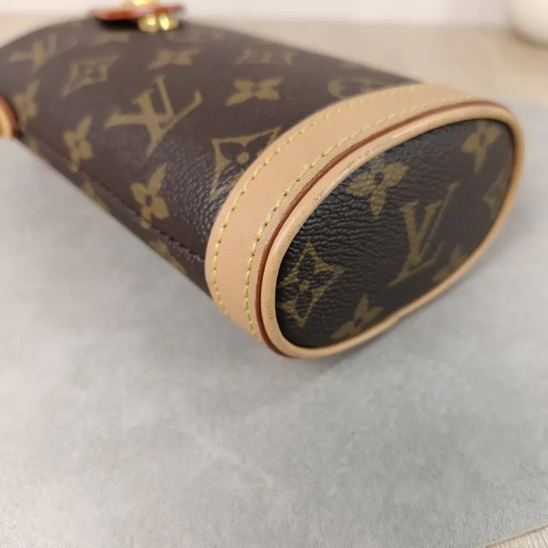 Louis Vuitton Crossbody Bag Fold Me Monogram PV Cmini14.5 × 6.5 × 18 cm — detail view 9 of 12
