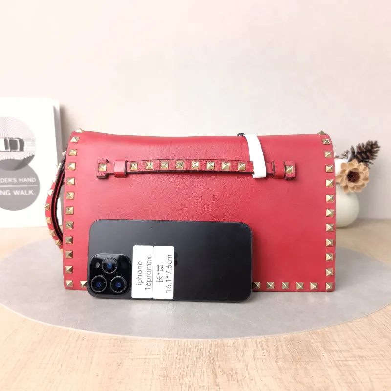 Valentino Clutch Clutch Red Lambskin One Size28 × 2 × 17 cm — cover view 2 of 5