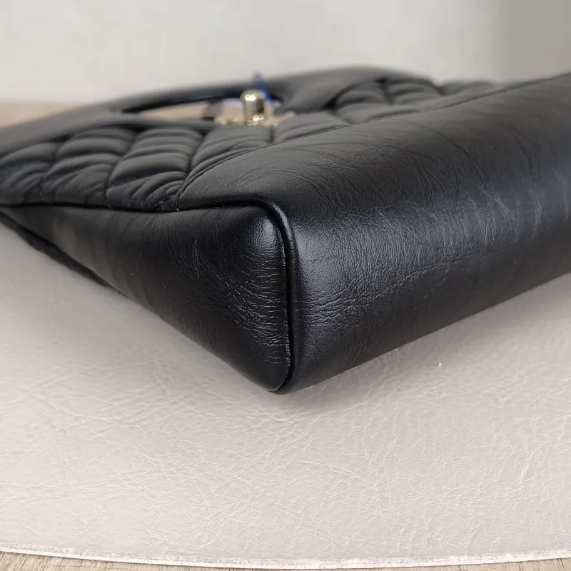Chanel Crossbody Bag31Bag Black Waxed Leathermini23 × 5.5 × 22 cm — detail view 7 of 12