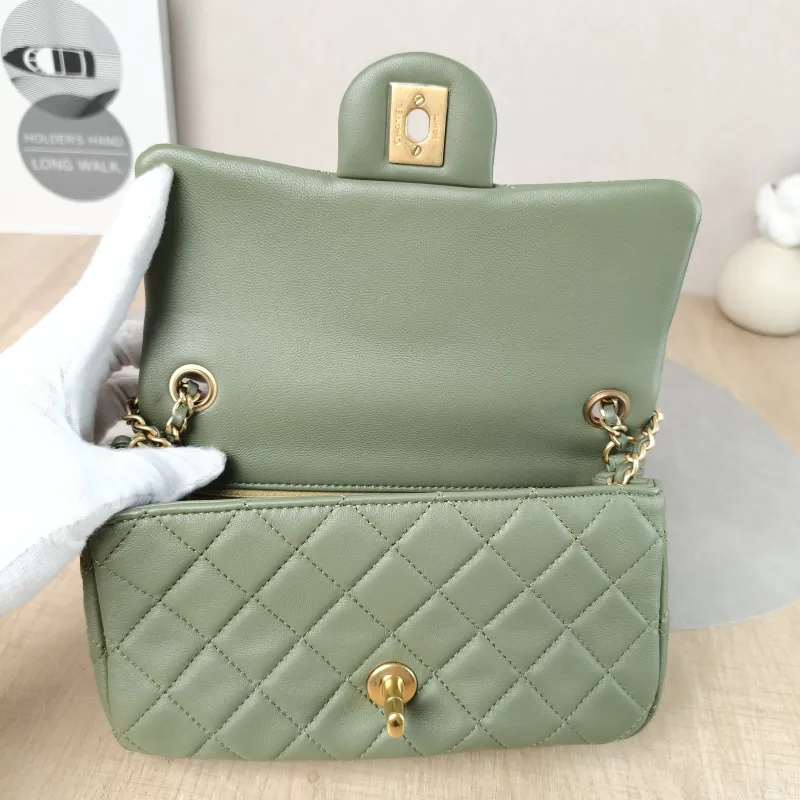 Chanel Crossbody Bag mini Green Lambskin One Size 20 × 6 × 12 cm — detail view 3 of 11