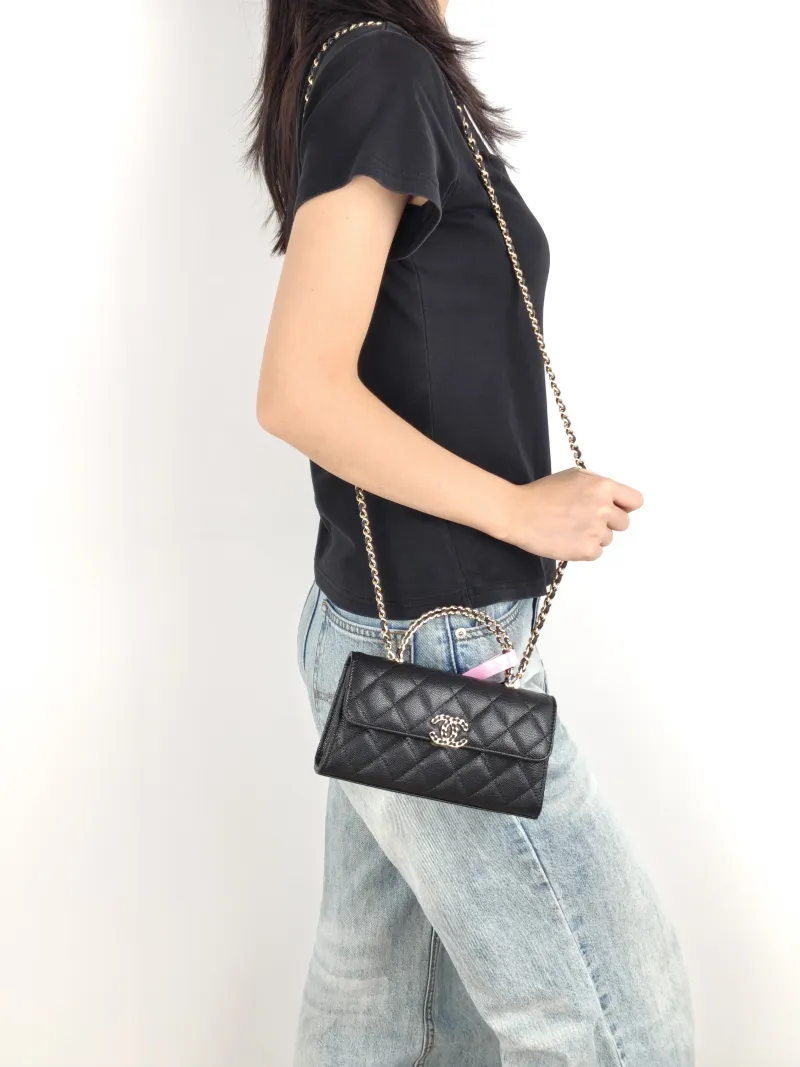 Chanel Crossbody Bag kelly Black Grained Calfskin One Size18 × 4.5 × 10 cm — on-model view 2 of 3