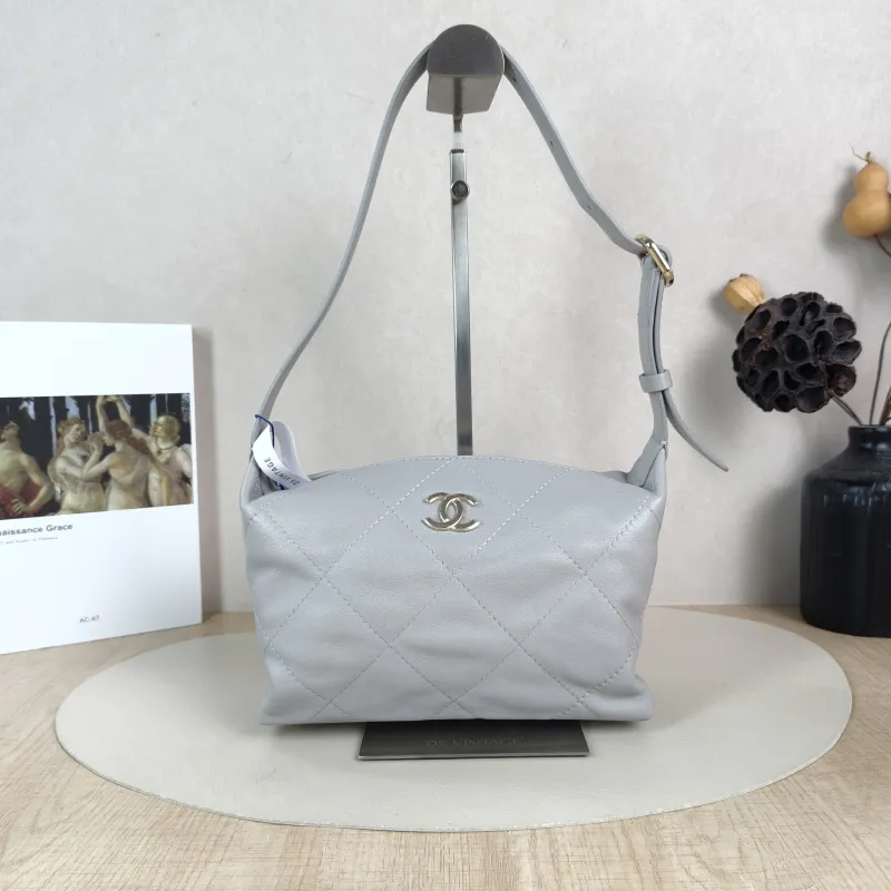 Chanel Shoulder Bag hobo Grey Lambskin 21.5 × 8.5 × 16 cm