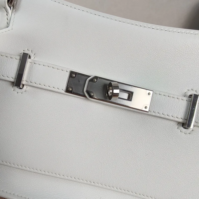 Hermès Crossbody Bag Jypsiere 23 01Blanc White Swift Calfskin Mini 23 × 5 × 17 cm W — detail view 4 of 11