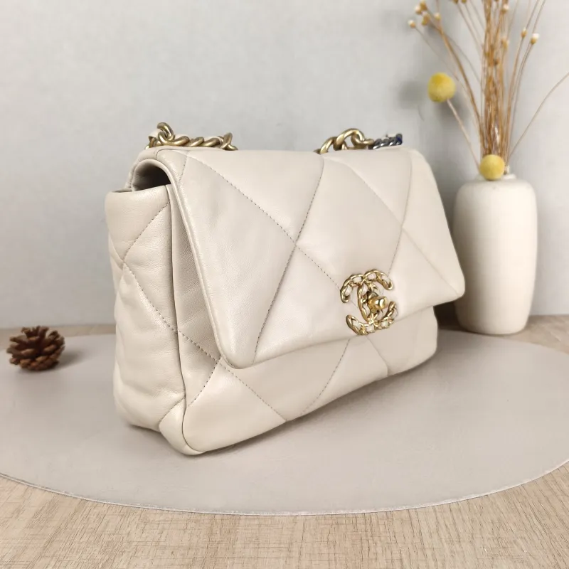 Chanel Crossbody Bag 19Bag Beige Lambskin Small 26 × 9 × 16 cm 30 — cover view 5 of 5