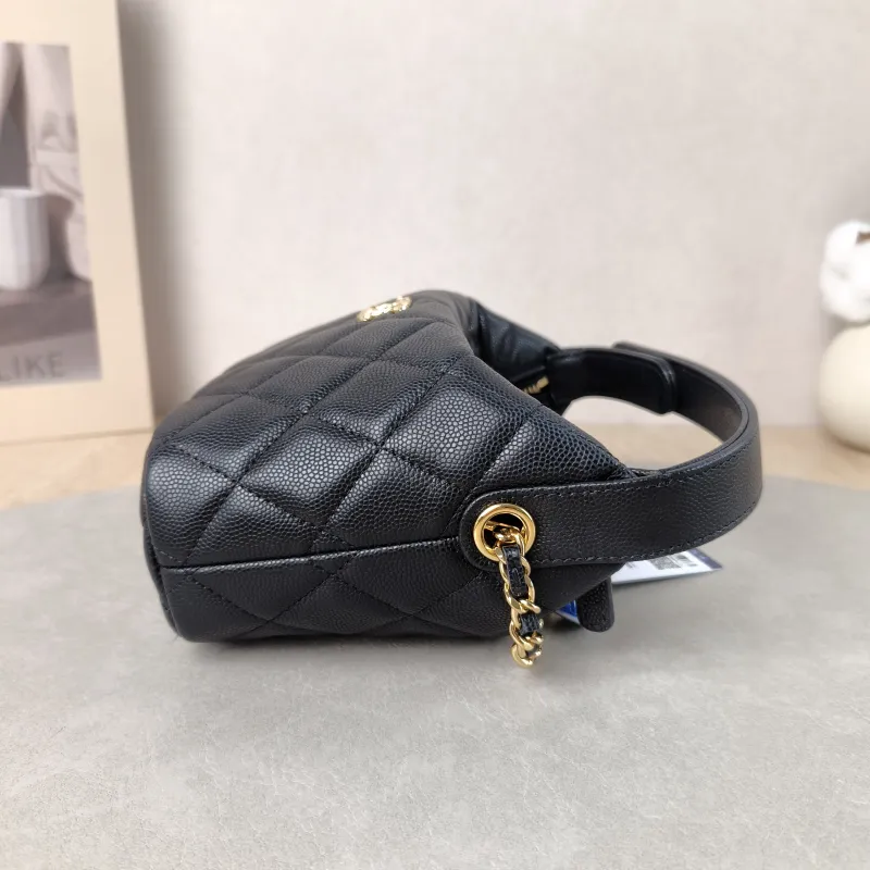 Chanel Crossbody Bag Crossbody Bag Black Calfskin One Size 21.5 × 7.5 × 19 cm — detail view 12 of 15