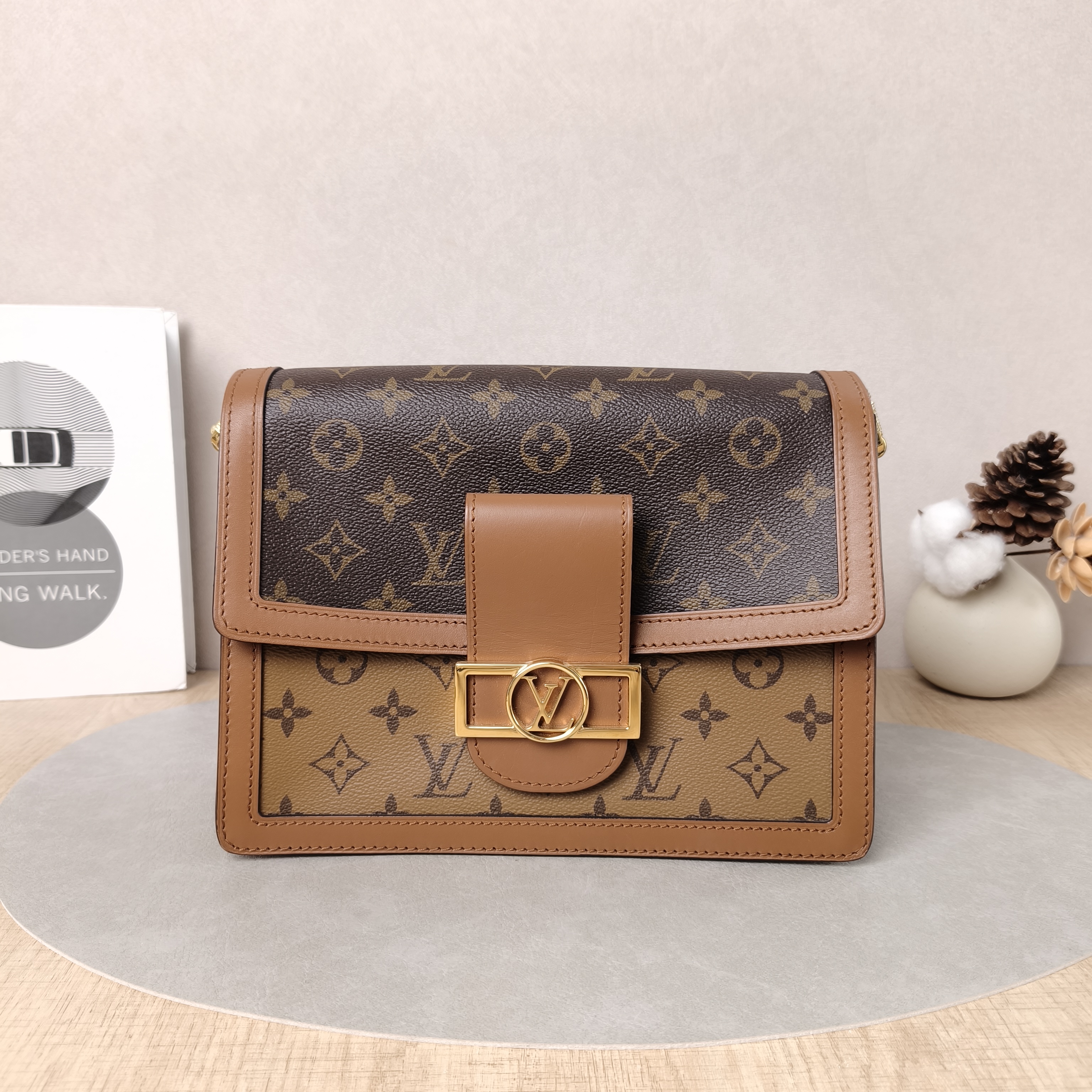 Louis Vuitton Crossbody Bag Dauphine Monogram PVC Medium25 × 10.5 × 17 cm