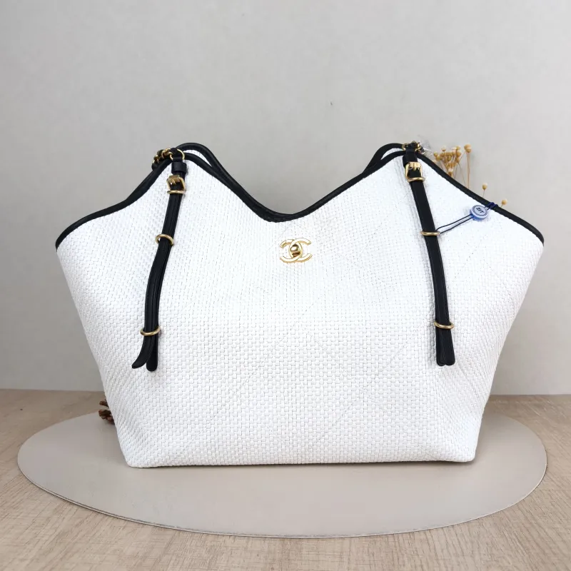 Chanel Shoulder Bag Tote Bag Woven One Size 30 × 13 × 31 cm