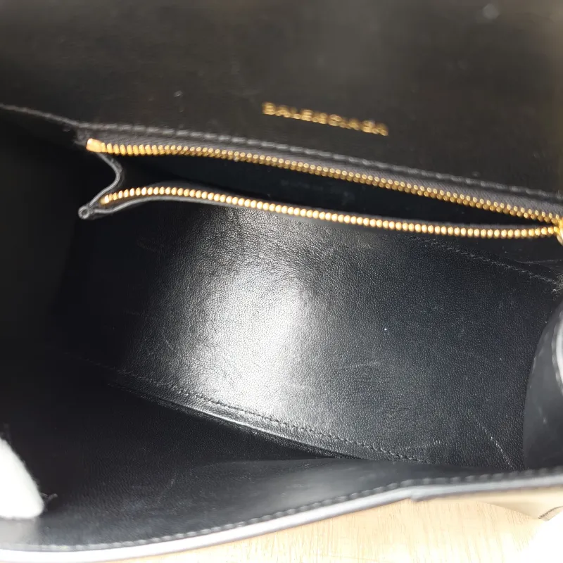 BALENCIAGA Crossbody Bag Hourglass Hourglass Bag Black Calfskin S 23 × 10 × 14 cm — detail view 13 of 14