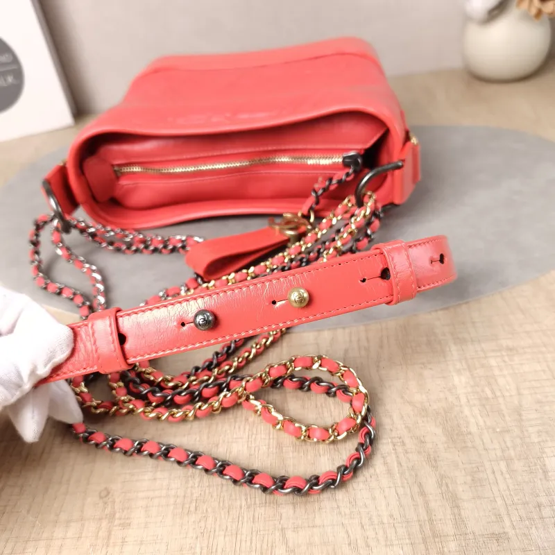Chanel Crossbody Bag Gabrielle Gabrielle Bag Red CC alfskin Small20 × 8 × 15 cm — detail view 9 of 15
