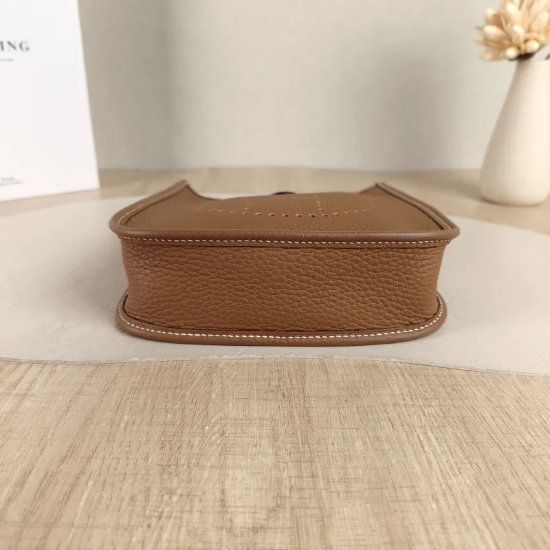 Hermès Crossbody Bag Evelyne Mini 16 Mini 16 Clemence Taurillon TC Calfskinmini17 × 5.5 × 18 cm — cover view 3 of 6