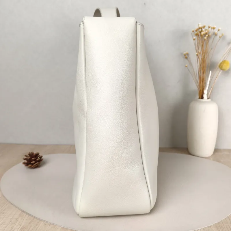SAINT LAURENT Shoulder Bag LE 5 À 7 Hobo White Calfskin Large 30 × 13 × 31 cm — detail view 6 of 9