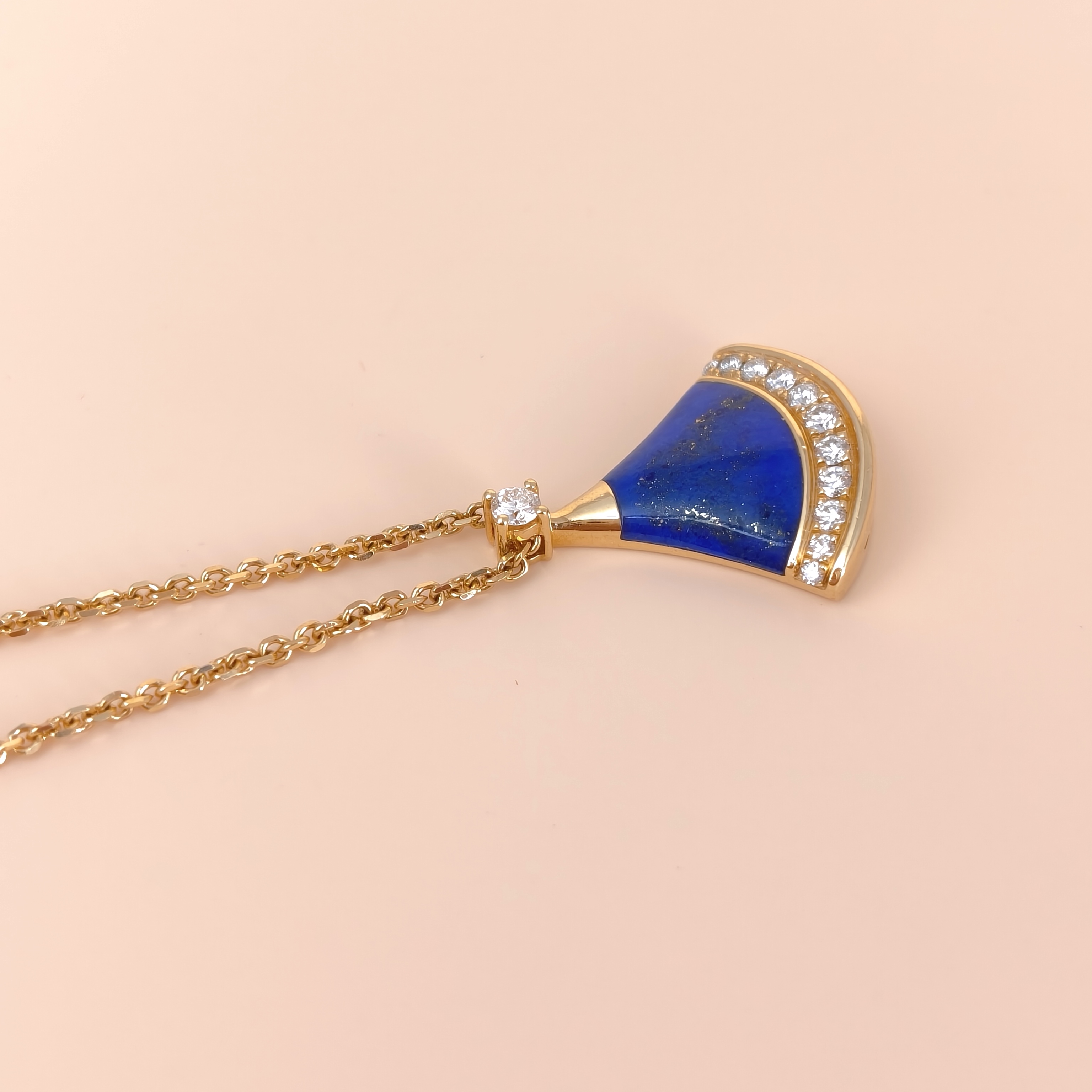Bvlgari Necklace DIVAS’ DREAM Collection Pavé Diamond 18KY ellow Gold Diamond Small Pendant1.5cm 44cm — cover view 3 of 9
