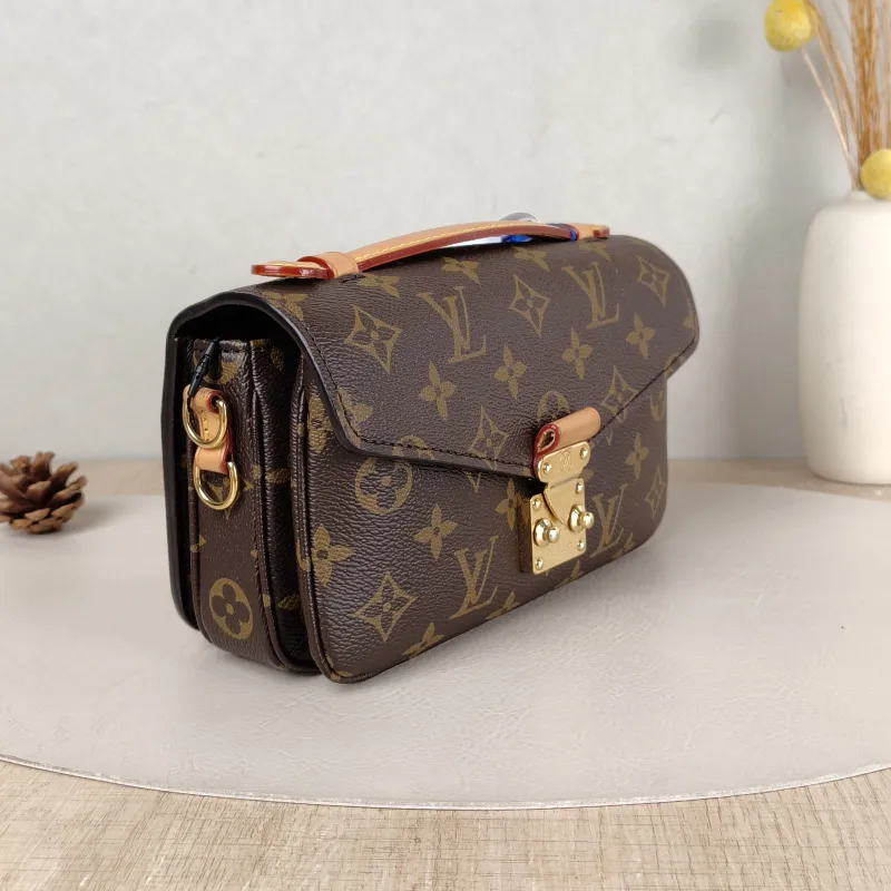 Louis Vuitton Crossbody Bag Pochette Métis East West Monogram PVC Small 21.5 × 6 × 13.5 cm — cover view 3 of 5