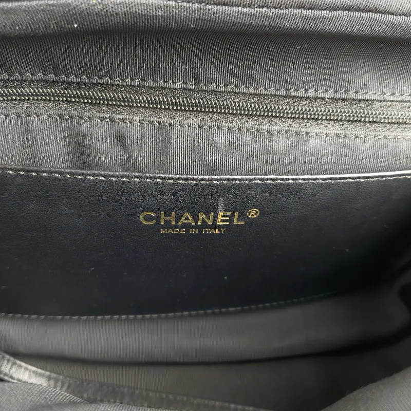 Chanel Crossbody Bag Crossbody Bag Black Calfskin One Size 27 × 16 × 20 cm — detail view 1 of 14