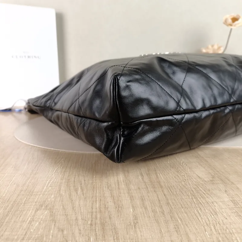 Chanel Shoulder Bag 22Bag Black CC alfskin Large 48 × 10 × 45 cm — detail view 8 of 10