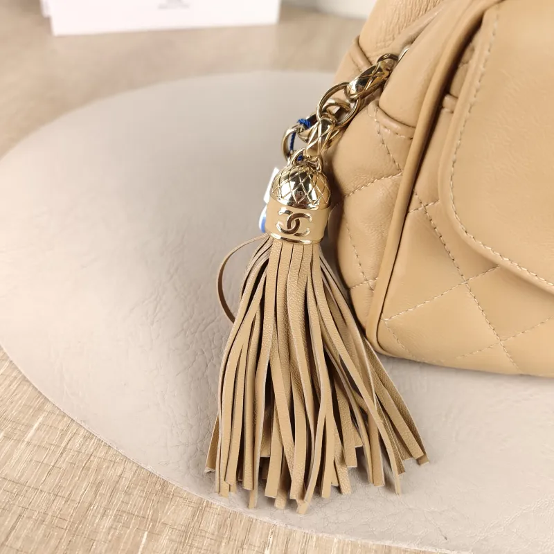 Chanel Crossbody Bag Crossbody Bag Beige Lambskin One Size19 × 8 × 13 cm — detail view 11 of 13
