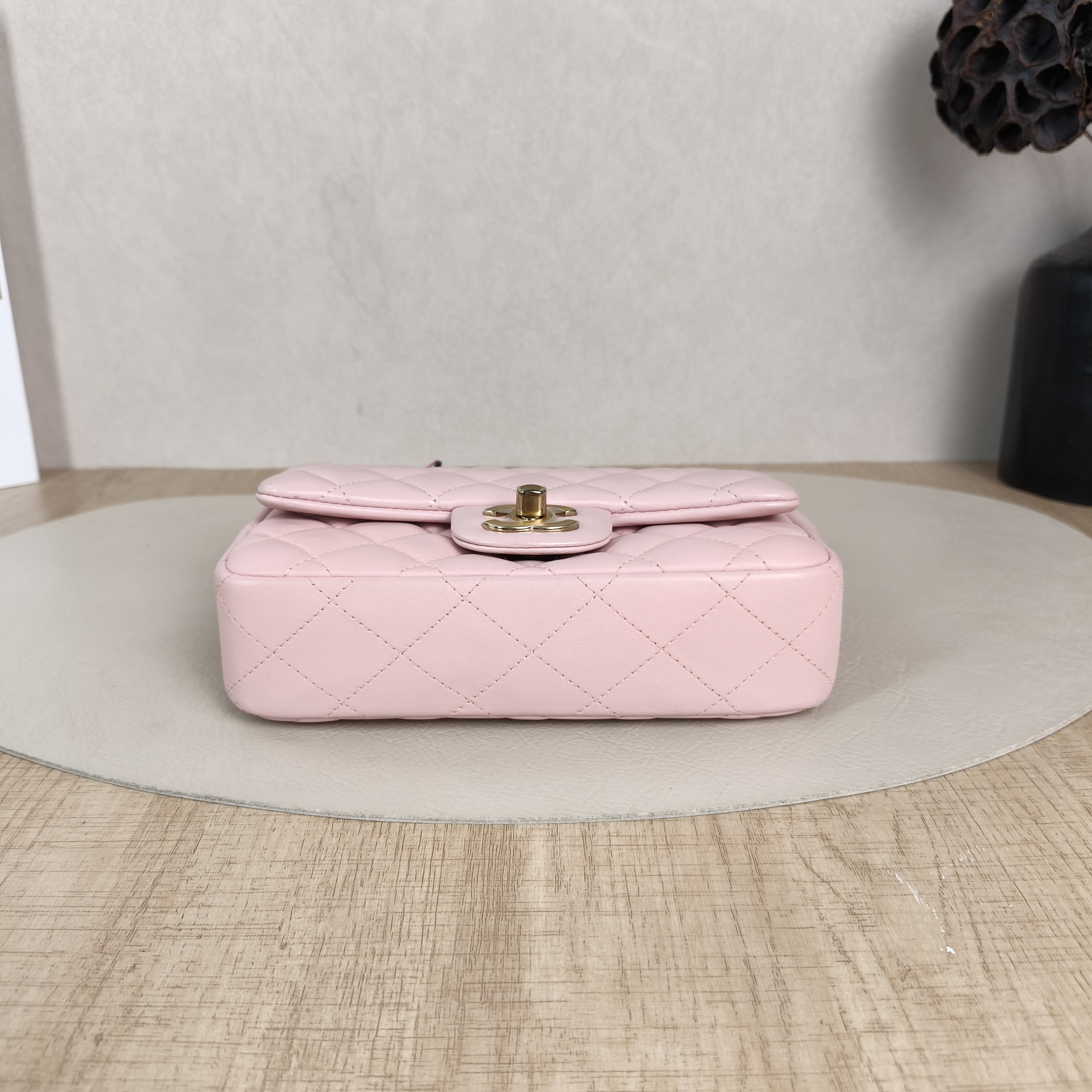 Chanel Crossbody Bag24K cf Mini Pink Lambskin18 × 4.5 × 12 cm — cover view 5 of 5