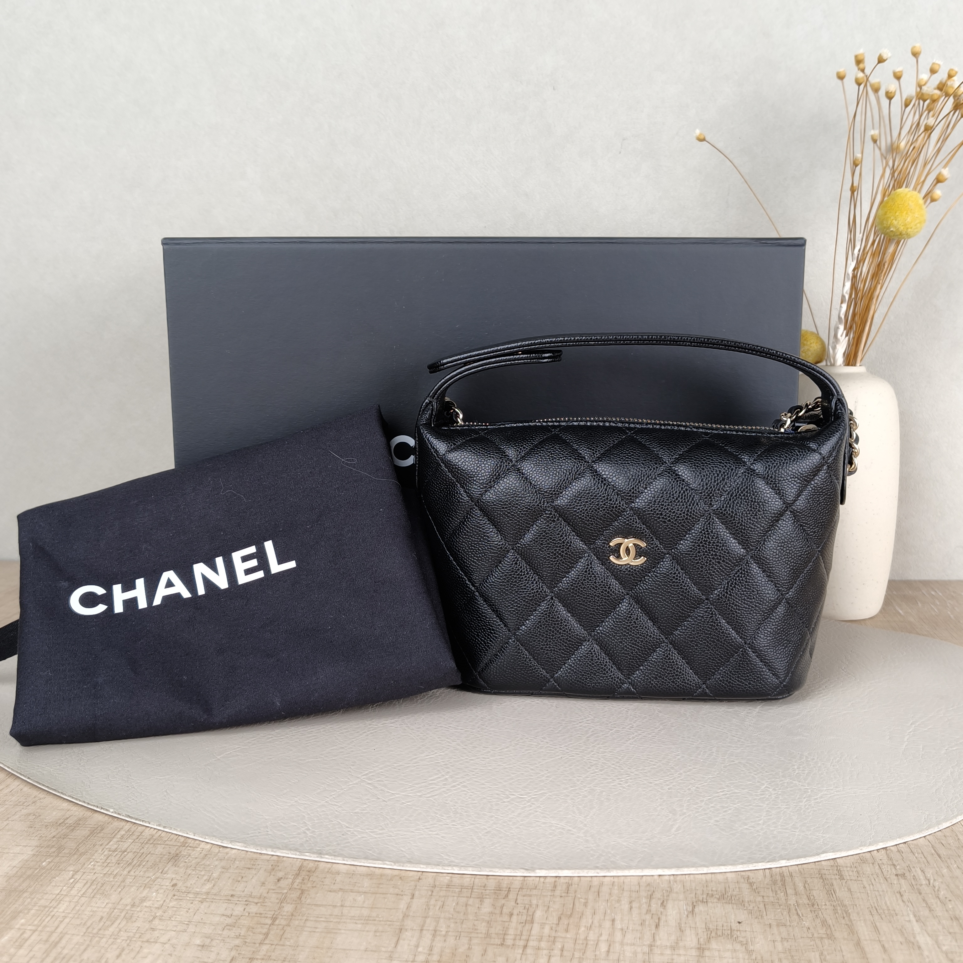 Chanel Crossbody Bag25c Vanity Case Bag Black Grained Calfskin One Size19 × 6 × 12.5 cm — cover view 6 of 6