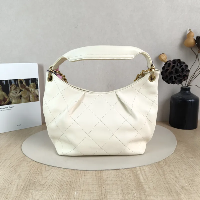 Chanel Crossbody Bag hobo White Lambskin One Size 27 × 11 × 24 cm — cover view 2 of 5