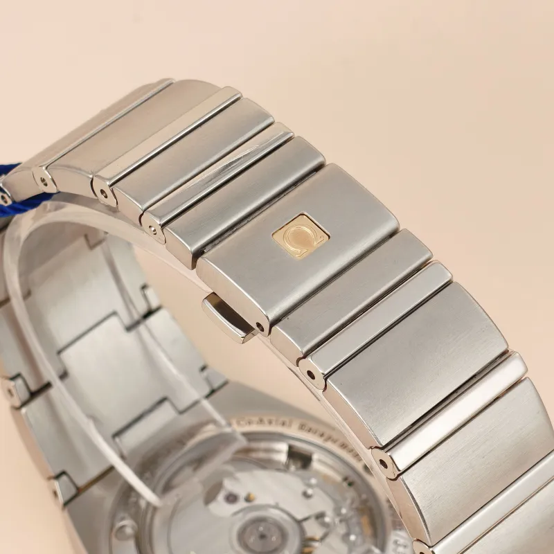 OMEGA Watch Watch Silver One Size38 — cover view 7 of 12