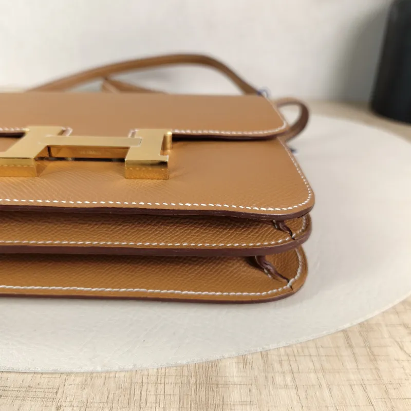 Hermès Crossbody Bag Constance 19 Gold-Tone Hardware Epsom Calfskinmini18 × 4 × 15 cm — detail view 5 of 12