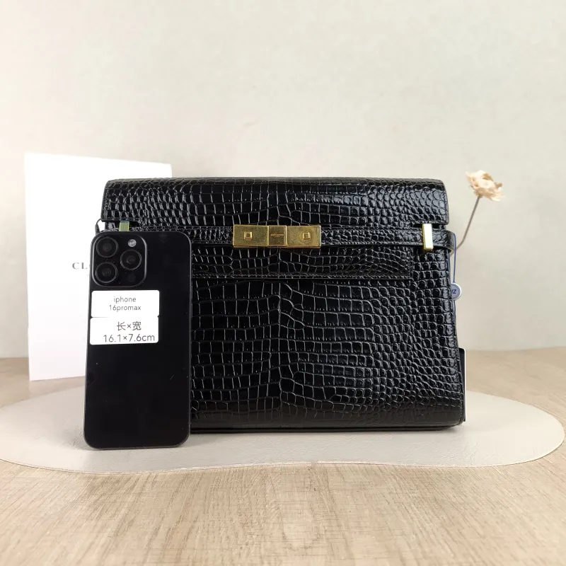 SAINT LAURENT Shoulder Bag MANHATTAN Black Calfskin Medium29 × 7.5 × 20 cm — cover view 2 of 5