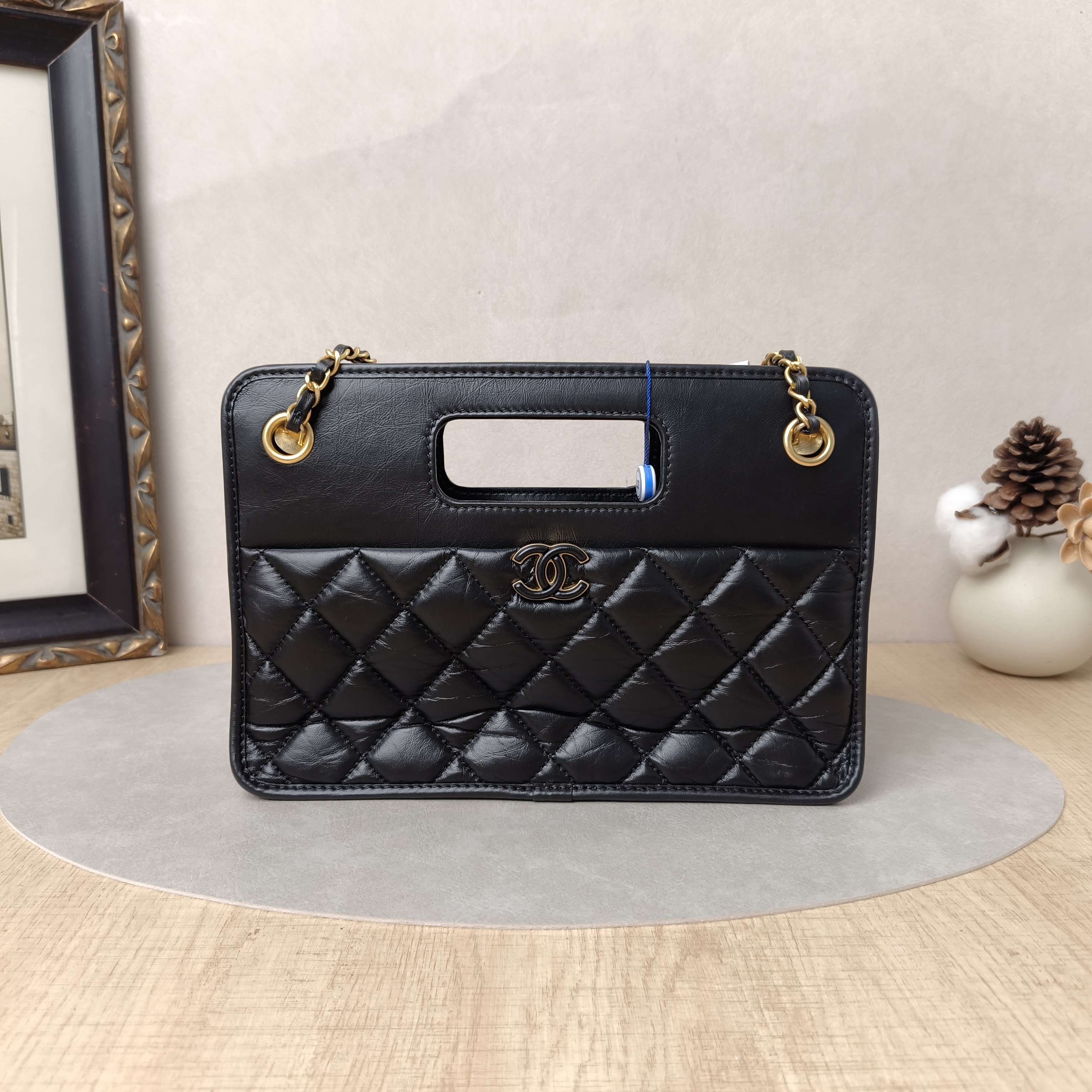 Chanel Shoulder Bag23s tote Black Calfskin26 × 8 × 18.5 cm