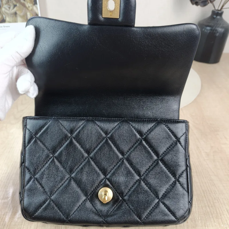 Chanel Crossbody Bag 22p Black Lambskin One Size 20 × 5 × 15 cm — detail view 10 of 13