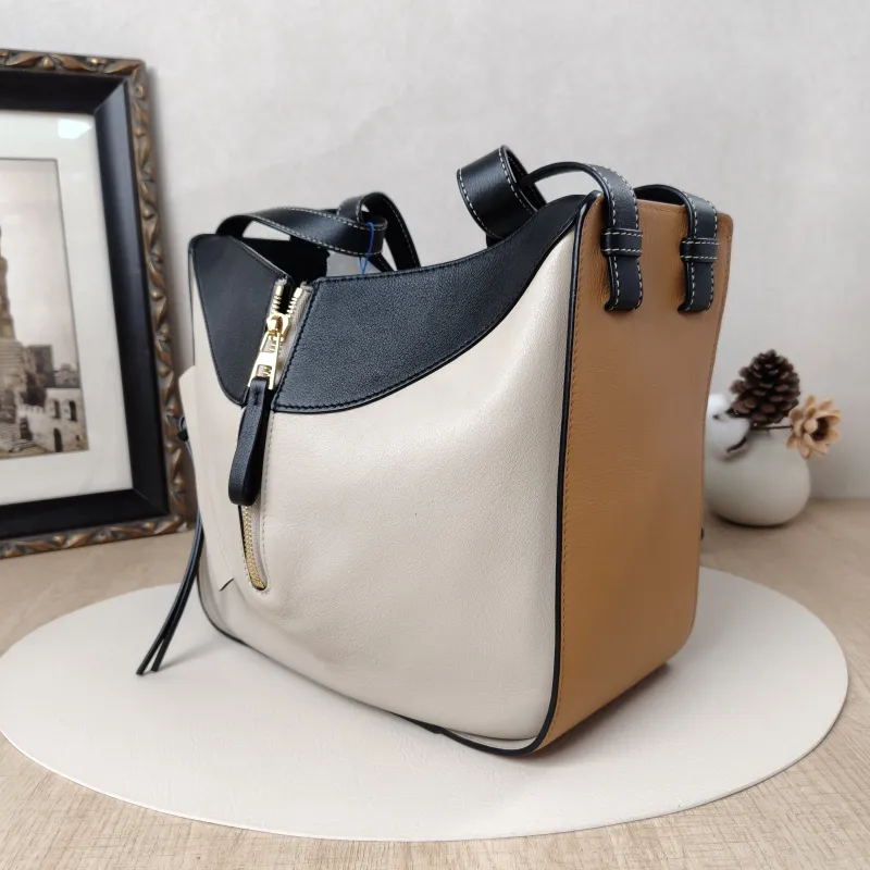 LOEWE Crossbody Bag Hammock Colorblock Calfskin Medium29 × 14 × 32 cm — cover view 6 of 9