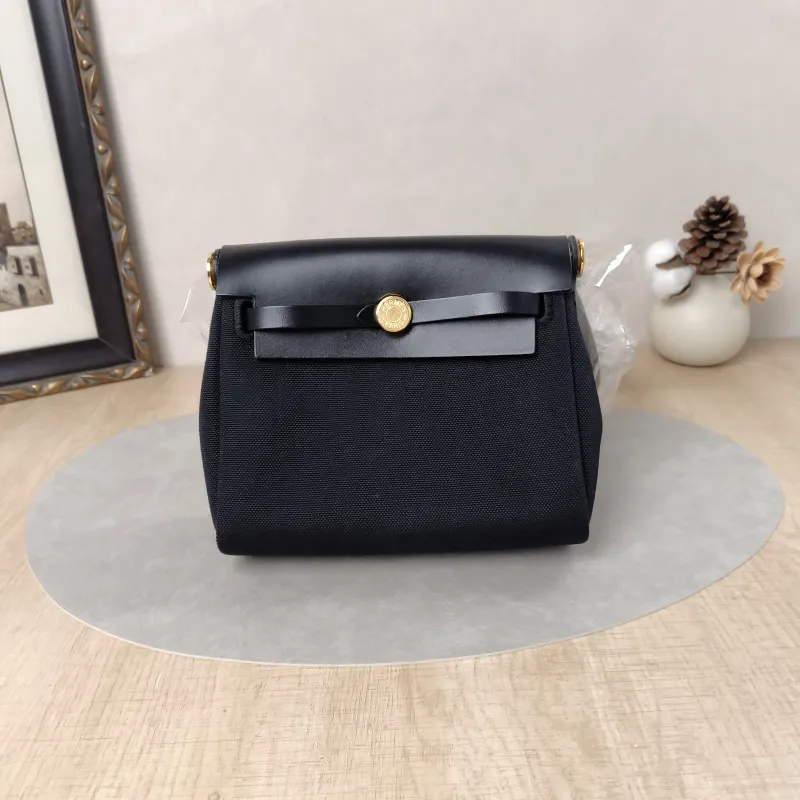 Hermès Crossbody Bag Herbag Zip 20Black Calfskin，Canvasmini20.5 × 7 × 16.5 cm