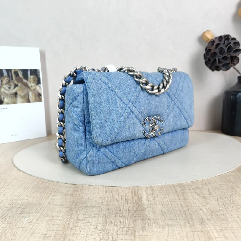 Chanel Crossbody Bag 19Bag Small 26 × 9 × 16 cm — cover view 5 of 5