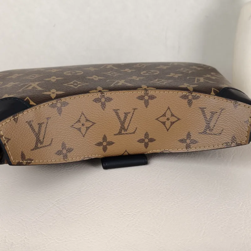 Louis Vuitton Crossbody Bag Twinny Monogram PVC One Size29 × 9 × 19 cm — detail view 10 of 13