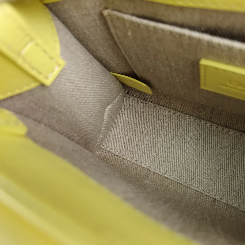 Chloé Top Handle Bag woody Collectiontote Yellow Calfskin One Size 20 × 7 × 14 cm — detail view 5 of 9