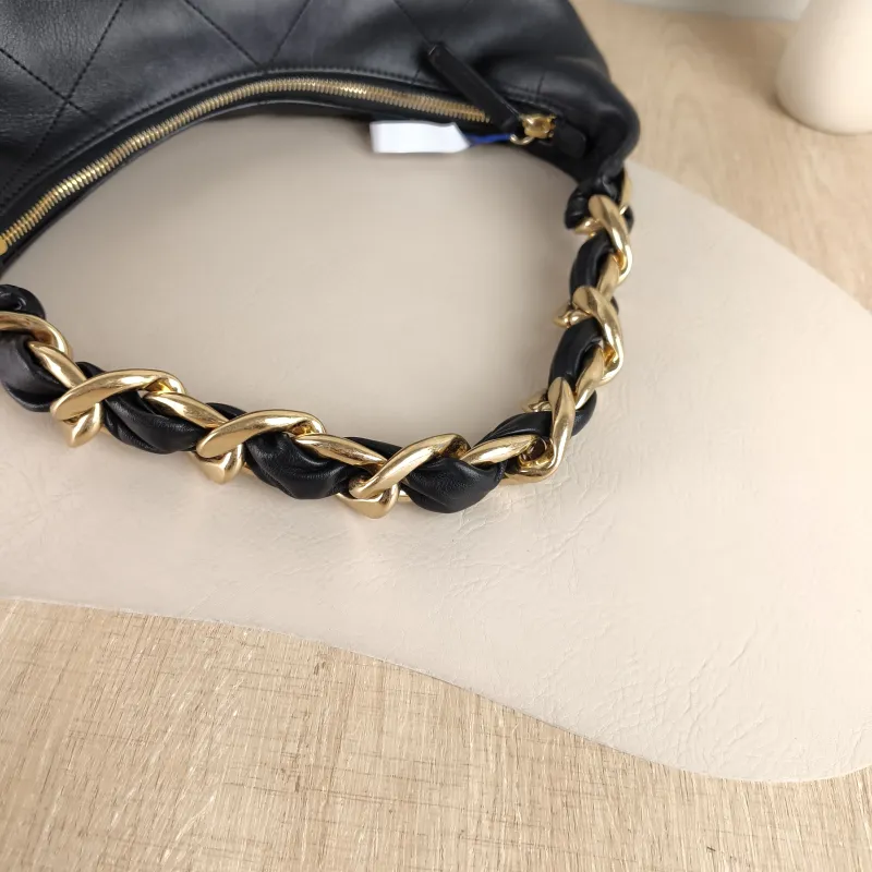 Chanel Shoulder Bag hobo Black Calfskin One Size 25 × 15 × 7.5 cm — detail view 6 of 11
