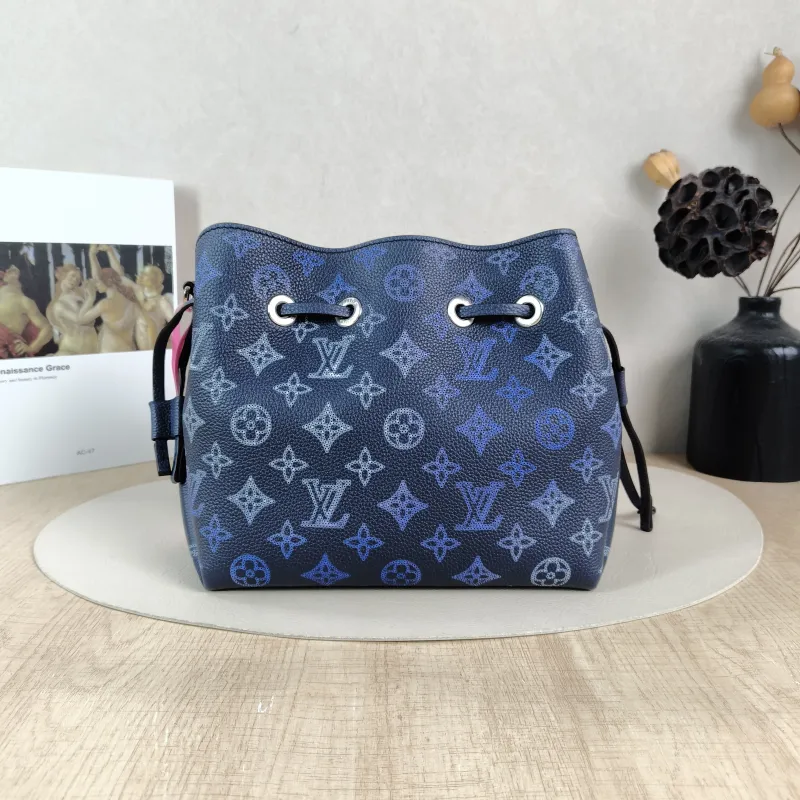 Louis Vuitton Crossbody Bag BELLA · Calfskin One Size 22 × 14 × 19 cm