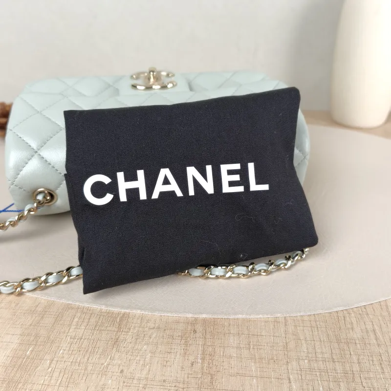Chanel Crossbody Bag Classic Flap Large Mini CF Mini Green Lambskin C mini 20 × 6 × 12 cm — detail view 13 of 15