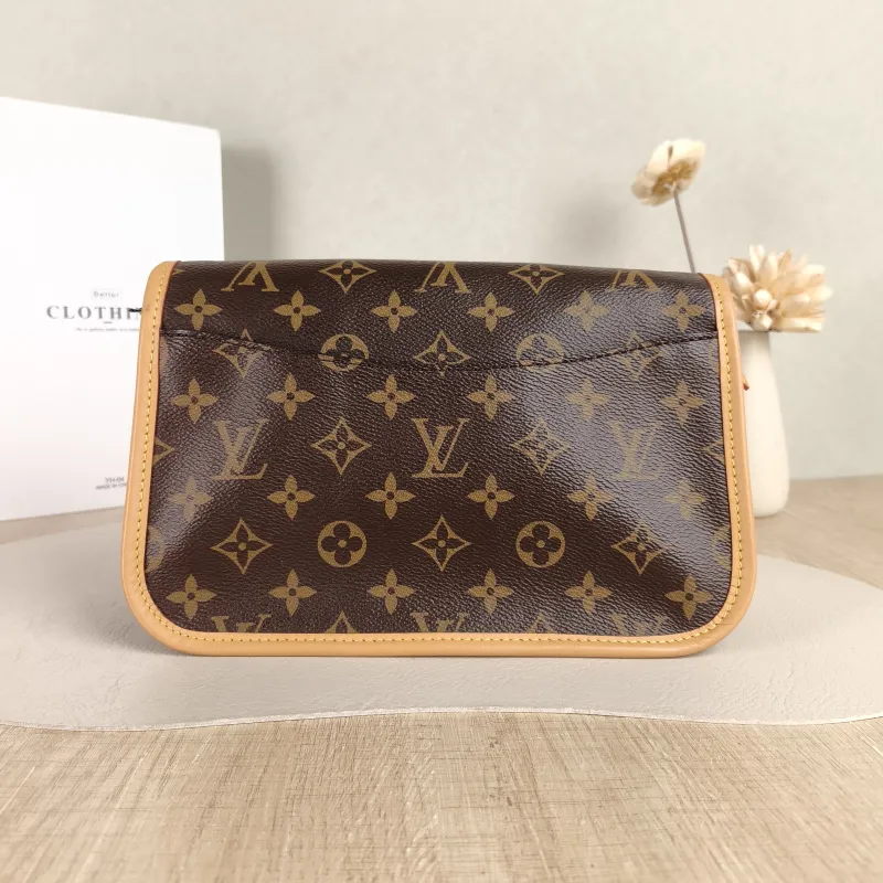 Louis Vuitton Crossbody Bag Diane Baguette Bag Shoulder Strap PVC Small 24 × 9 × 15 cm — cover view 5 of 6
