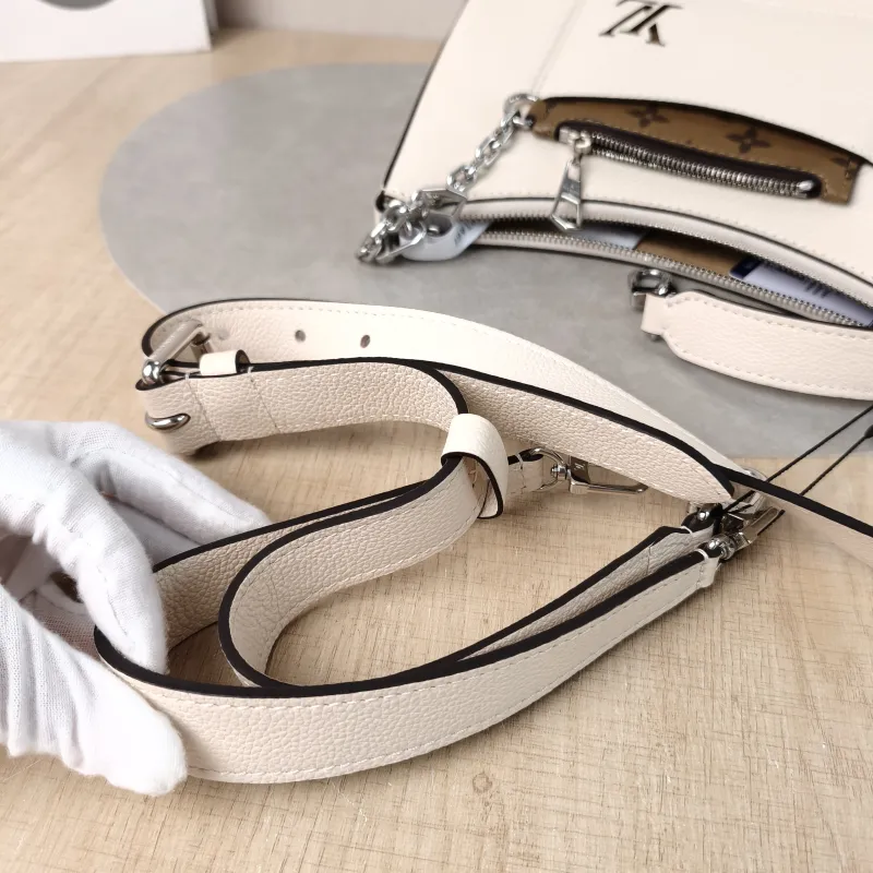 Louis Vuitton Crossbody Bag MARELLE White Epi Embossed Calfskin Small25 × 8 × 15 cm — detail view 6 of 12