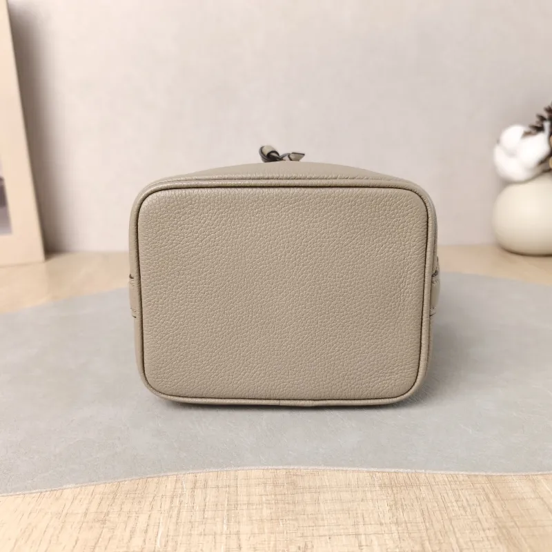 Louis Vuitton Crossbody Bag NANO NOÉ Bucket Bag Nano · White Monogram Empreinte Embossed Calfskin nano 13 × 10 × 16 cm — cover view 4 of 5