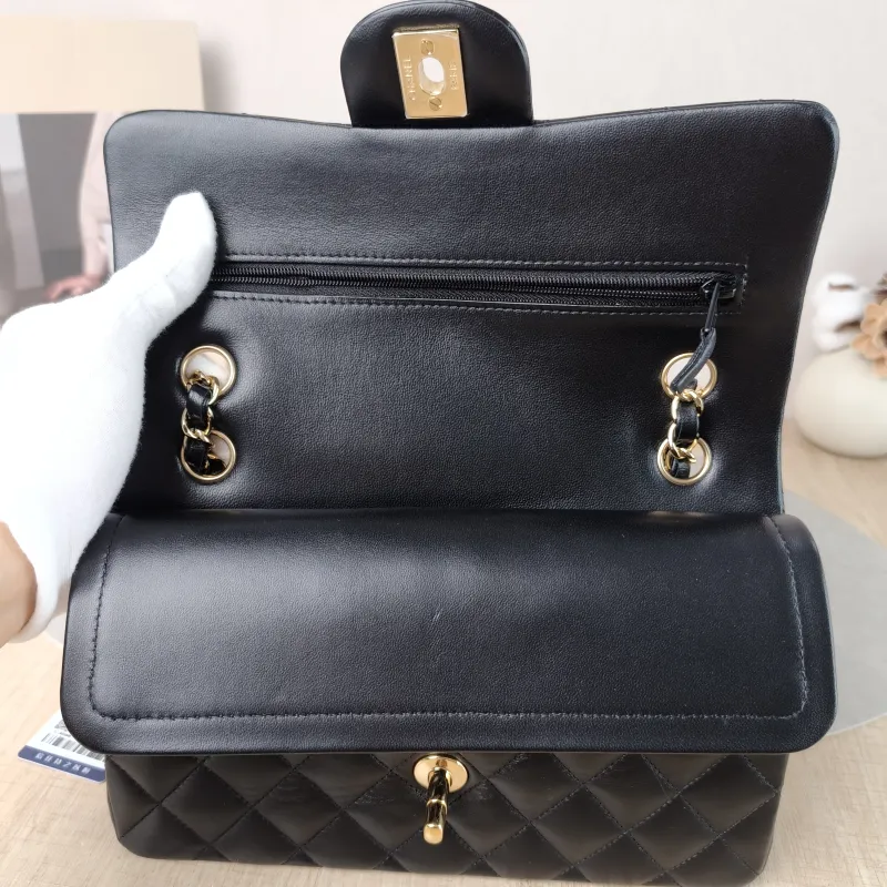Chanel Crossbody Bag Classic Flap CF Black Lambskin Small 23 × 6 × 14.5 cm — detail view 5 of 12