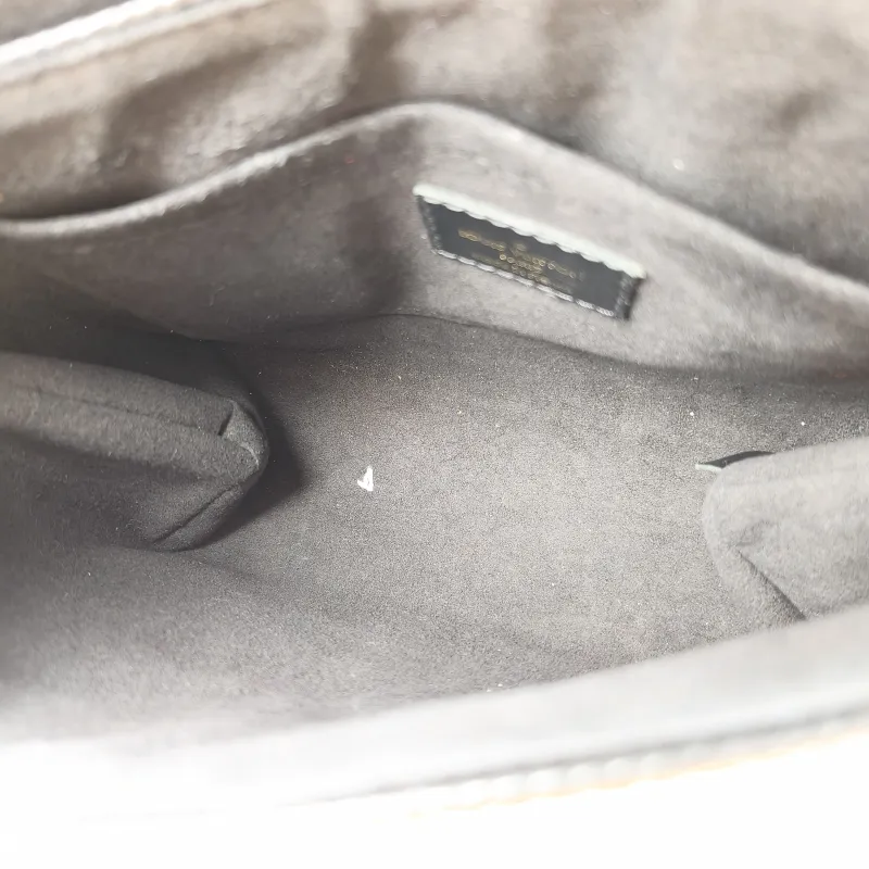 Louis Vuitton Crossbody Bag Locky BB Black Epi Embossed Calfskin BB 20 × 7.5 × 16 cm — detail view 10 of 10