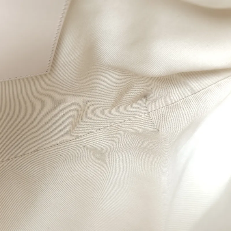 Chanel Shoulder Bag25s hobo White Lambskin Large32 × 6 × 20 cm — detail view 7 of 12