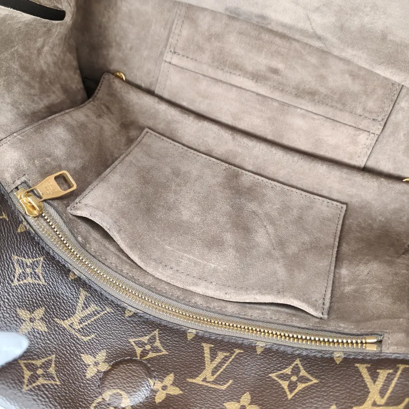 Louis Vuitton Top Handle Bag W Tote Black · Monogram PVC · Calfskin One Size35 × 11 × 25 cm — detail view 2 of 14