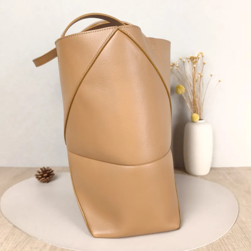 LOEWE Shoulder Bag Puzzle Fold Shopping Tote Calfskin Medium 25.5 × 14.5 × 31.5 cm — detail view 5 of 9