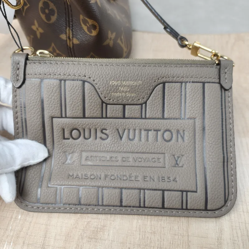 Louis Vuitton Crossbody Bag NEVERFULL INSIDE OUT BB PVC · Calfskin BB26.5 × 11 × 16.5 cm — detail view 15 of 15