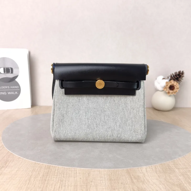 Hermès Crossbody Bag Herbag Zip 20Black Beige Canvas mini20.5 × 7 × 16.5 cm