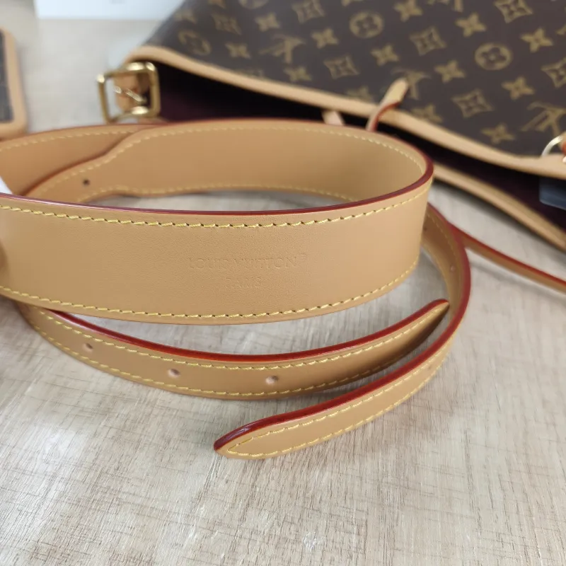 Louis Vuitton Crossbody Bag Carryall Monogram PVC Small 29 × 12 × 24 cm — detail view 10 of 13