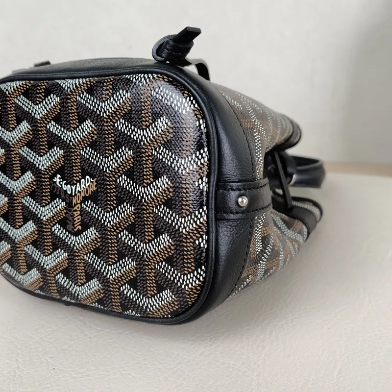 GOYARD Crossbody Bag Petit Flot Black ine Canvas12 × 10 × 17.5 cm — detail view 9 of 9