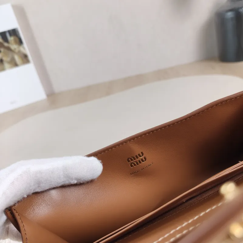 Miumiu Crossbody Bag Walletwoc Caramel Calfskin One Size 19 × 2 × 10 cm — detail view 7 of 13