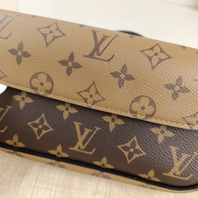 Louis Vuitton Crossbody Bag IVY Monogram PVC Small23.5 × 4.3 × 12 cm — detail view 1 of 13